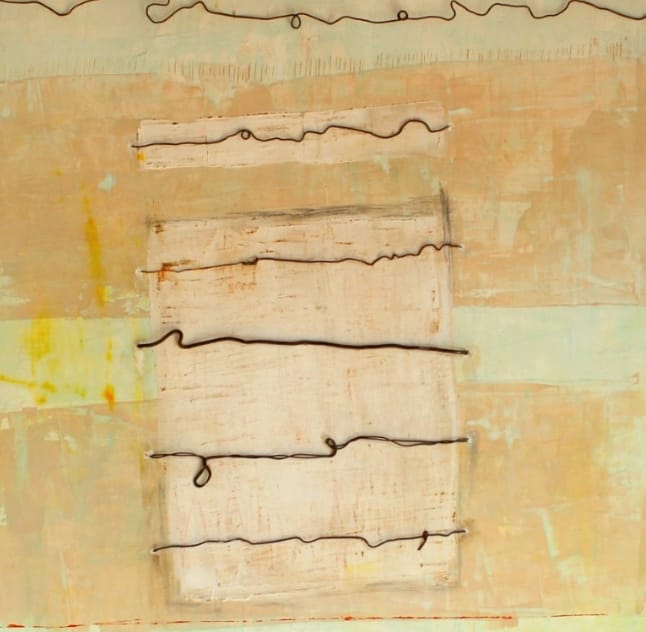 "Escritos en alambre" es un cuadro etéreo donde finos alambres trazan palabras suspendidas en el aire, sobre un fondo de suaves colores pastel que evocan silencio, memoria y delicadeza.