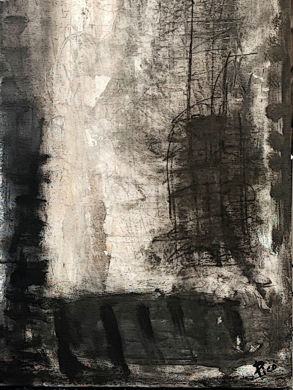 "Poesía del Blanco y Negro" explora el contraste entre la claridad y la oscuridad mediante la técnica mixta. Los trazos gestuales y las capas de pintura evocan emociones intensas, mientras que la composición abstracta sugiere una narración visual que invita al espectador a una interpretación personal y profunda.
