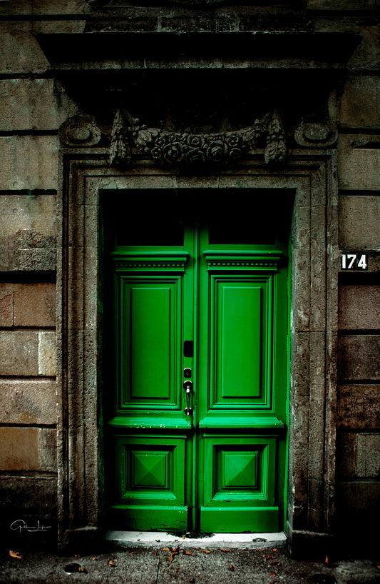 GREEN DOOR