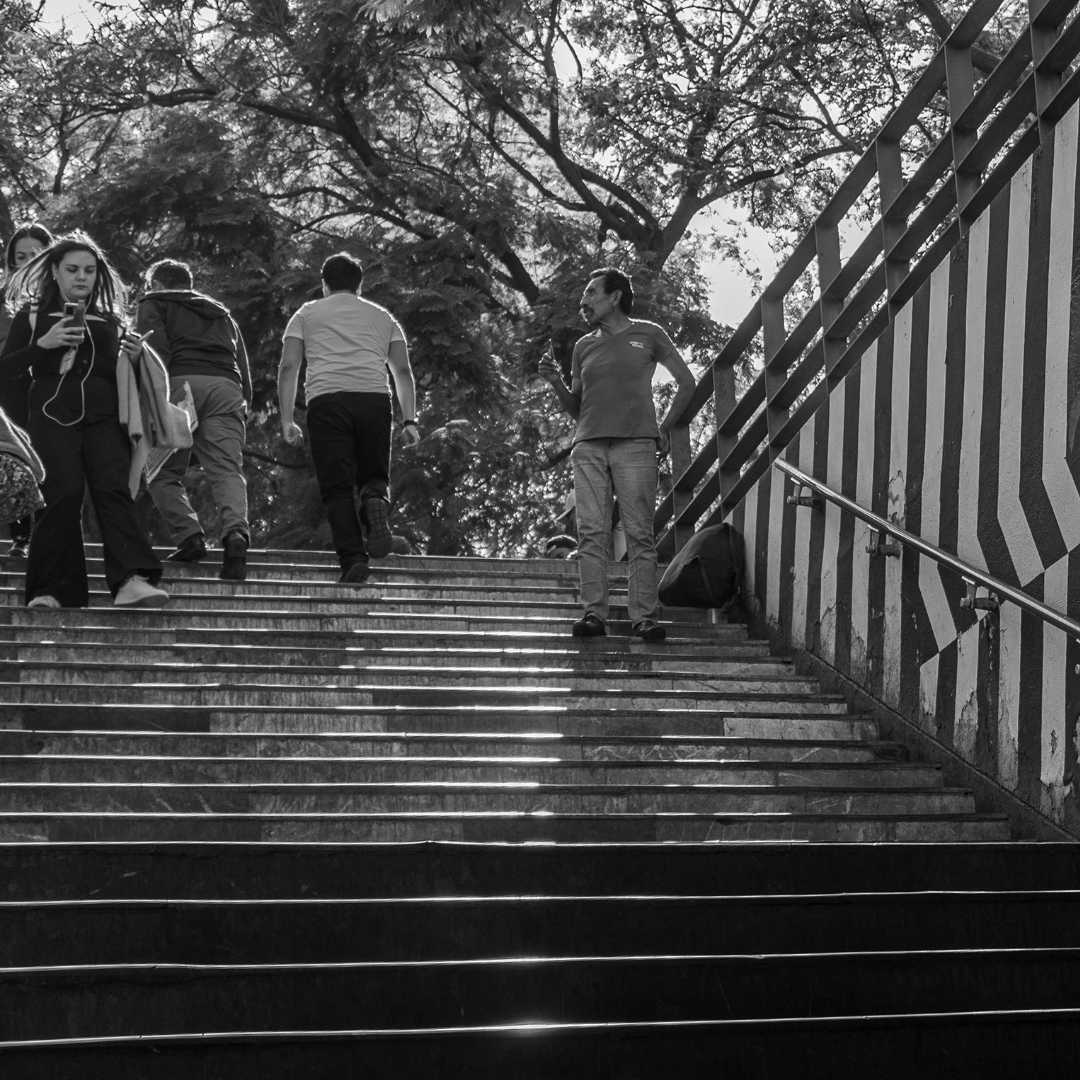 Fotografía blanco y negro - Hacia el subterráneo