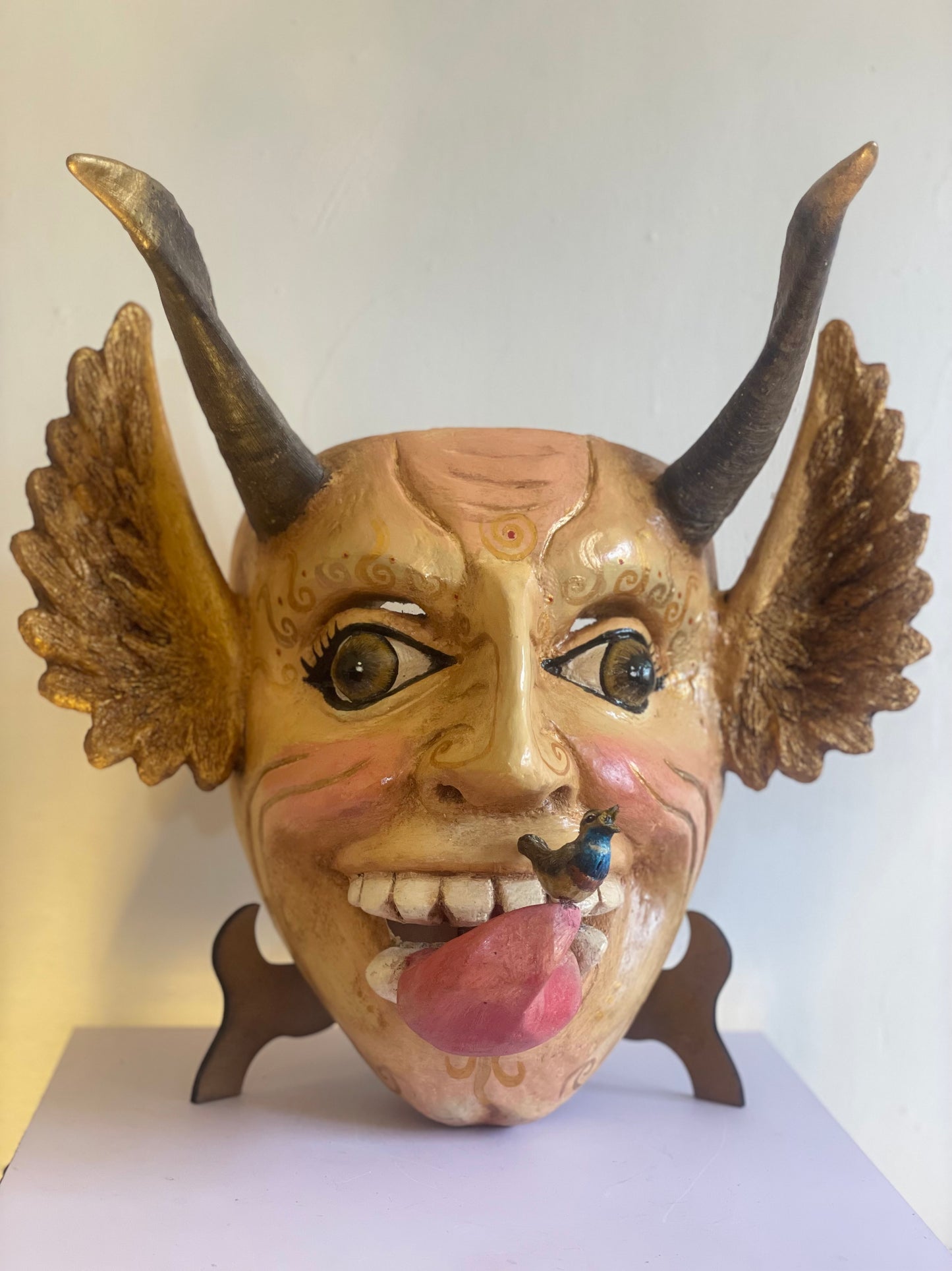 Iluminar a nuestros demonios