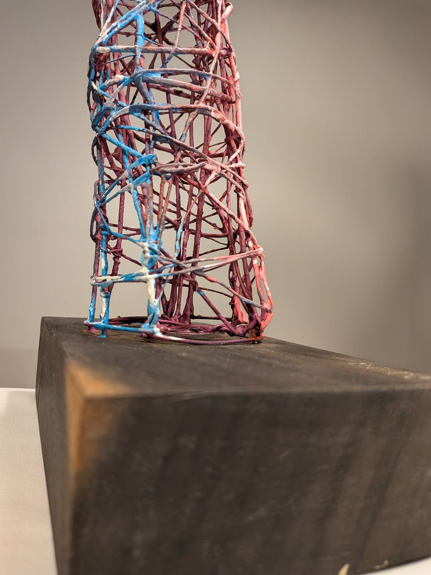Escultura de alambre - Dualidad