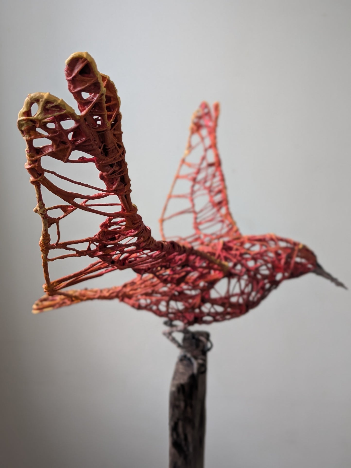 Escultura de alambre - Vuelo de otoño