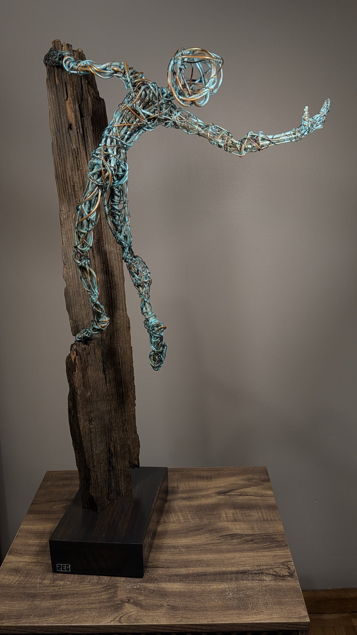 Escultura de cobre - Más allá de la cima