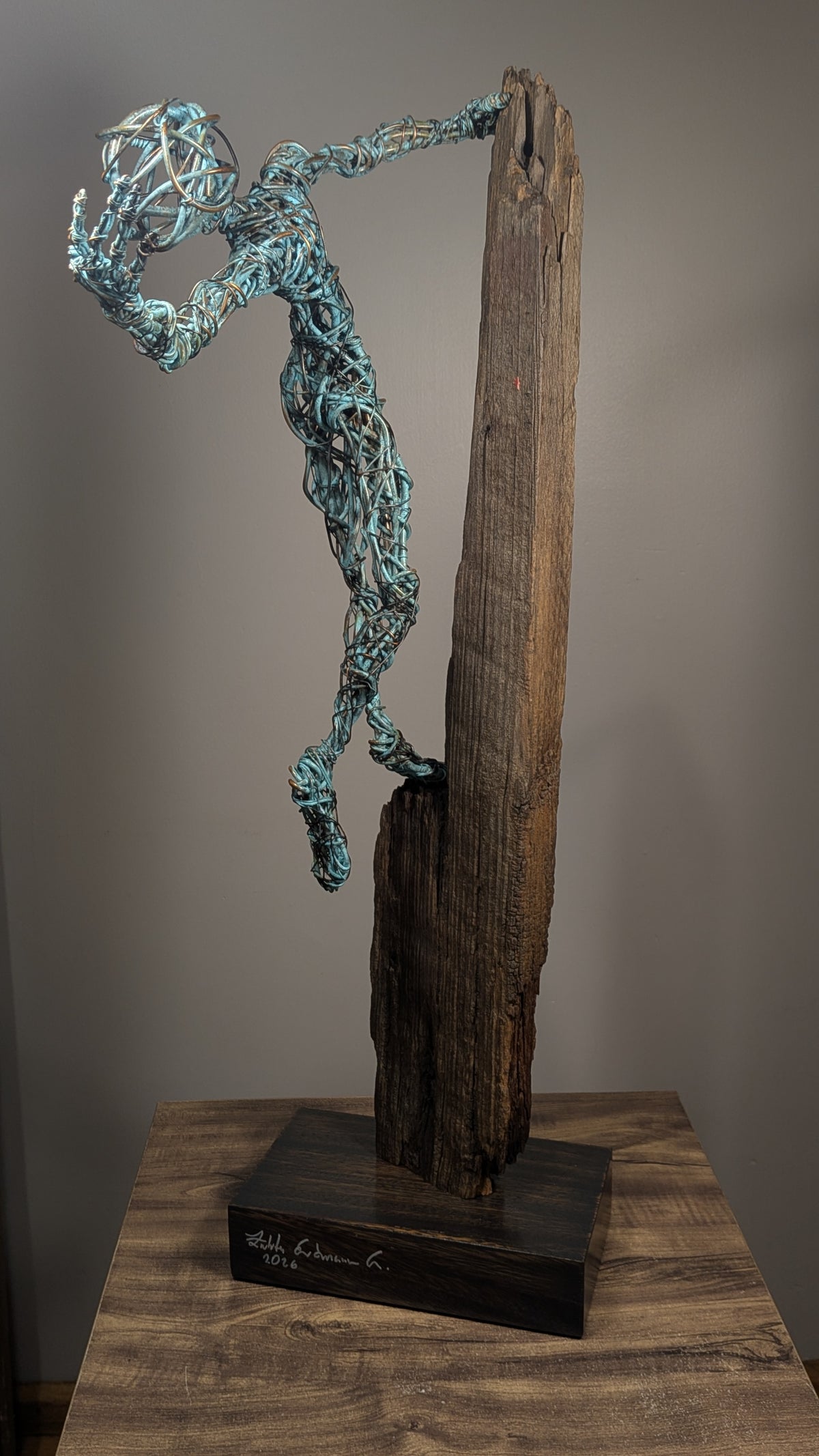Escultura de cobre - Más allá de la cima