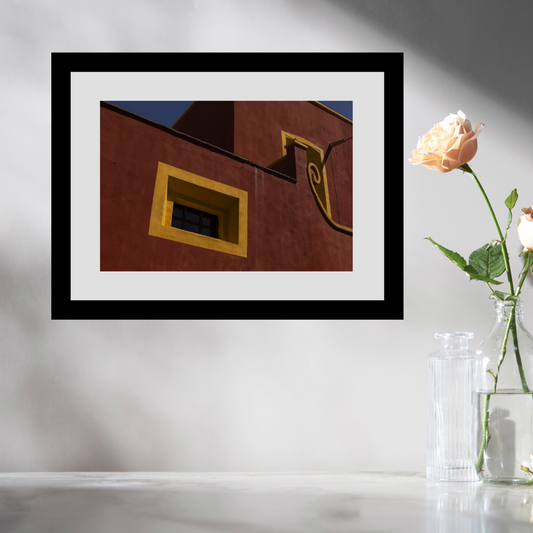 Fotografía minimalista - Templo en colores primarios