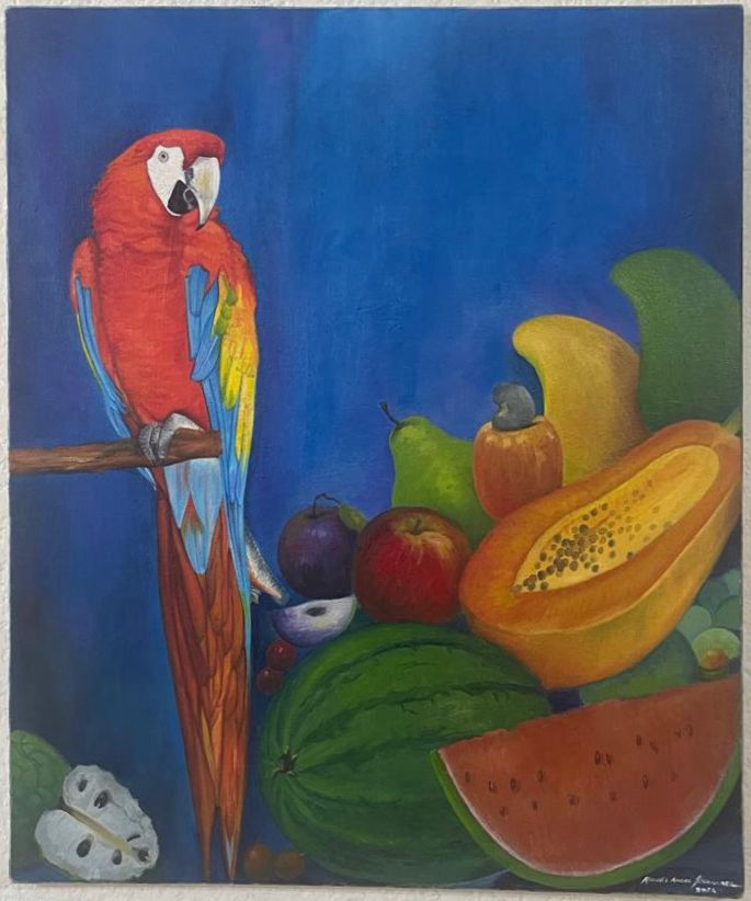 Guacamaya con frutas