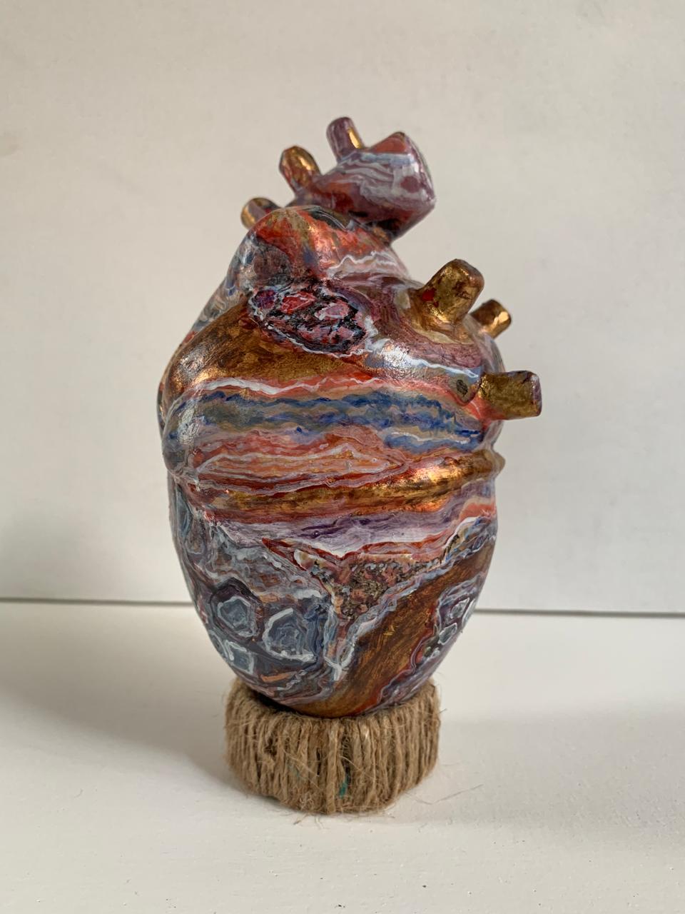 Escultura decorativa - Corazón de tierra (geoda)